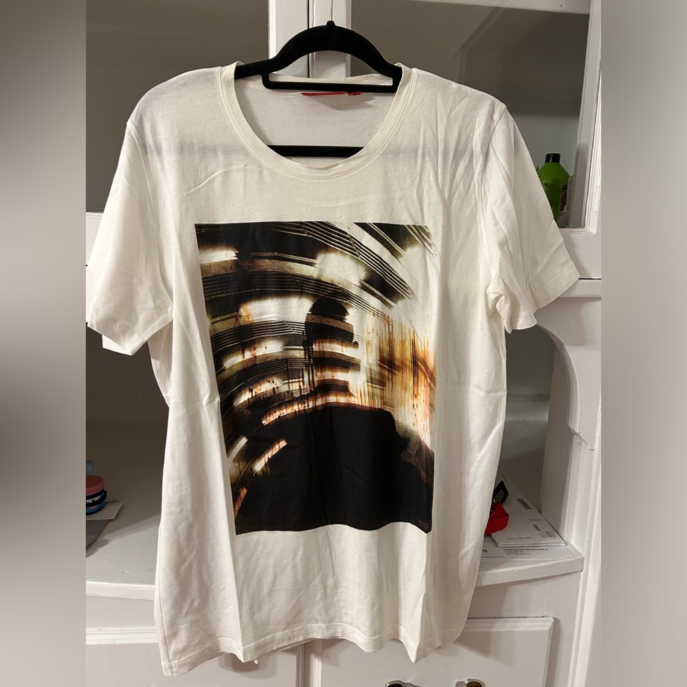 Hugo Boss L size shirt